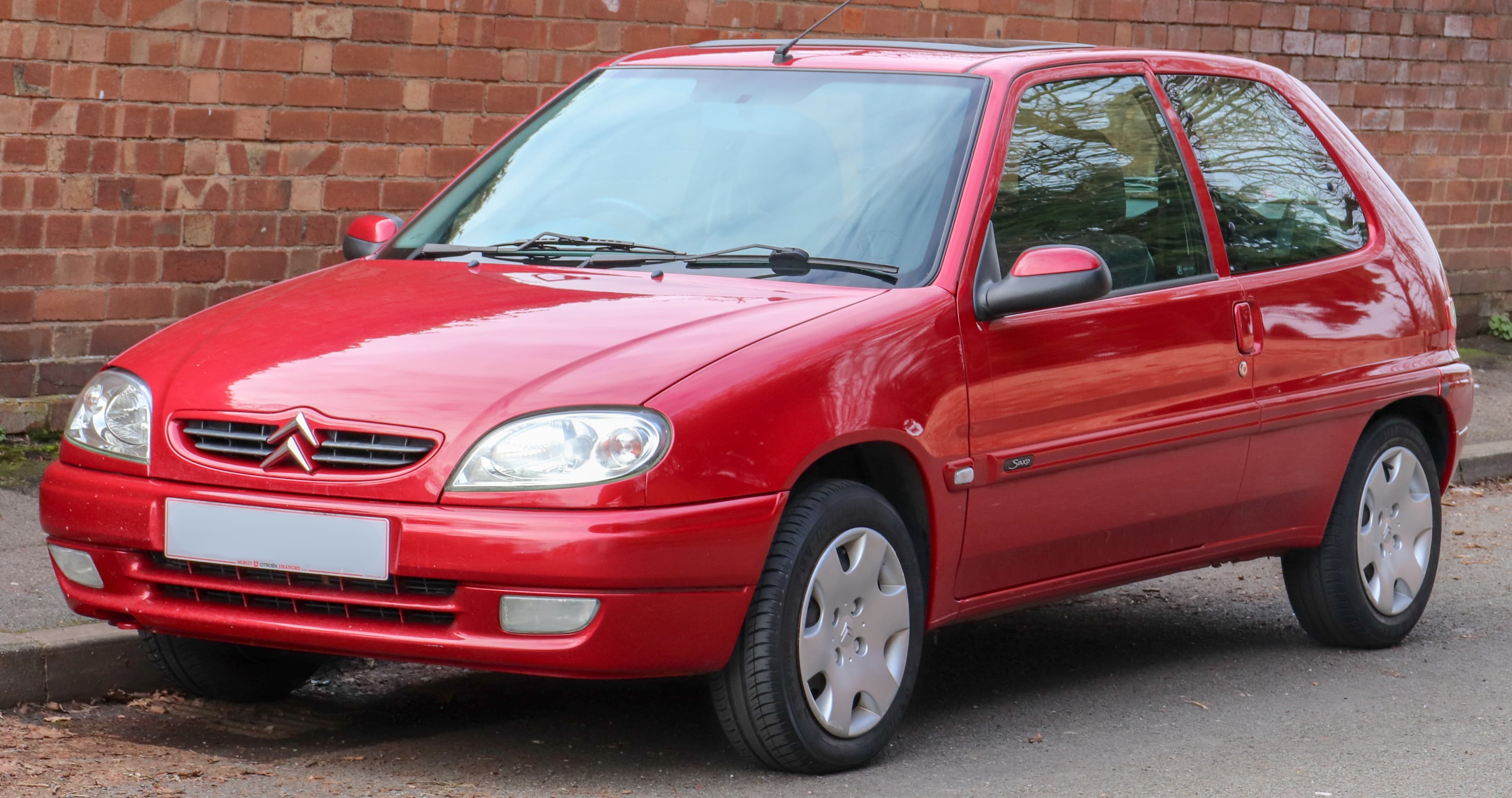 Citroen Saxo de face