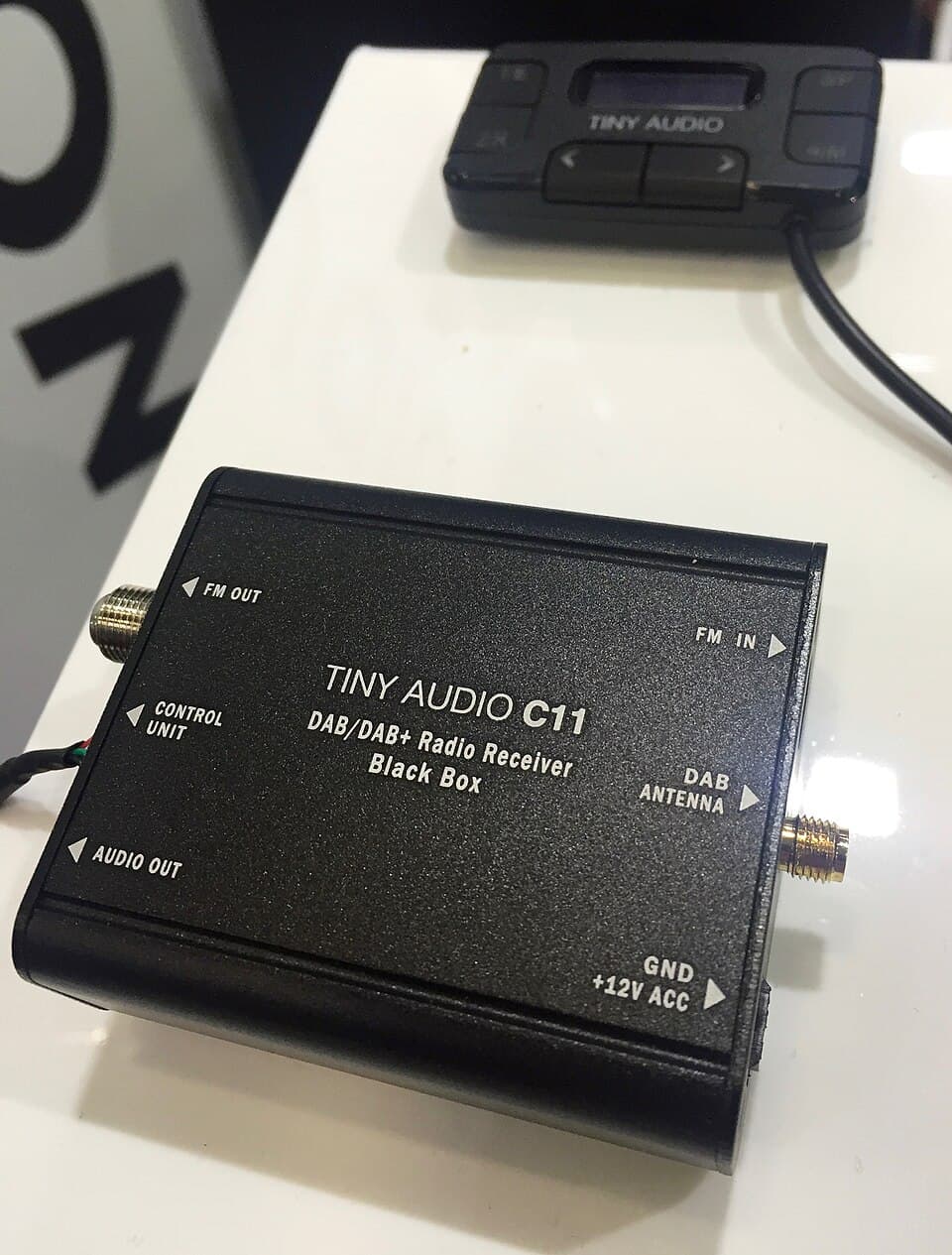 Adaptateur DAB+ pour autoradio de voiture, avec antenne et boîtier de commande