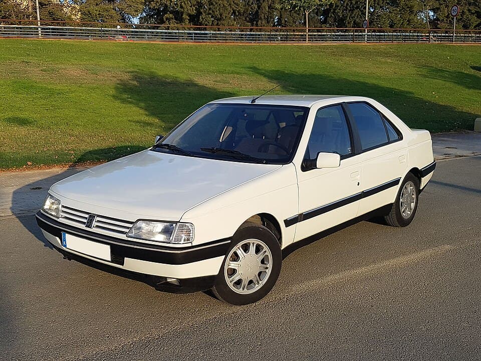 Peugeot 405 Mi16 grise vue avant