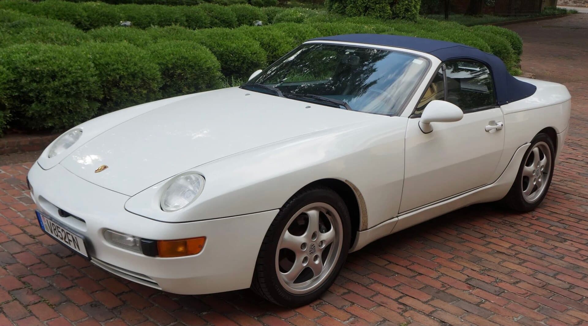 Porsche 968 1994 — vue de trois quarts avant