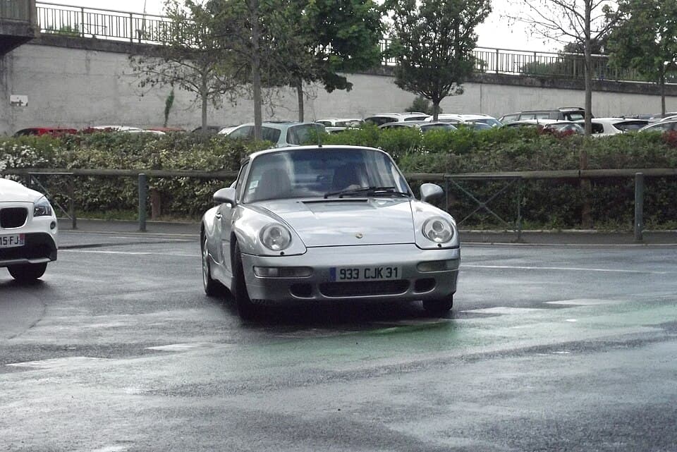 Porsche 911 993 Carrera rouge