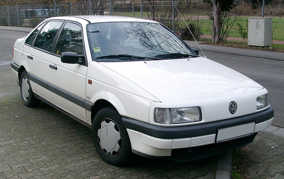Volkswagen Passat B3 berline vue de face