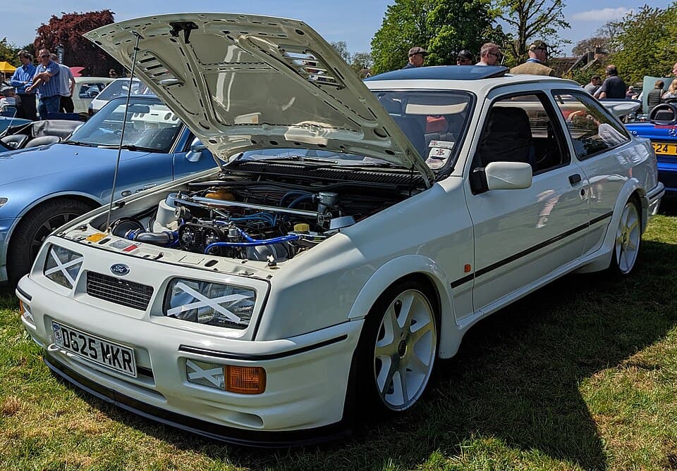 Ford Sierra RS Cosworth de face