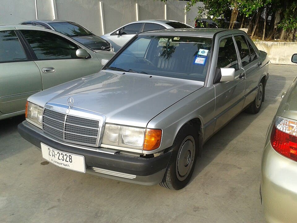 Mercedes-Benz 190E W201 vue avant