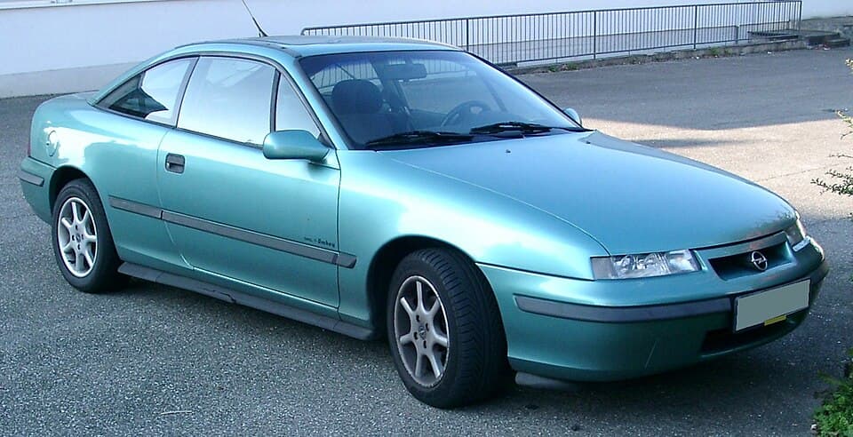 Opel Calibra coupé de face